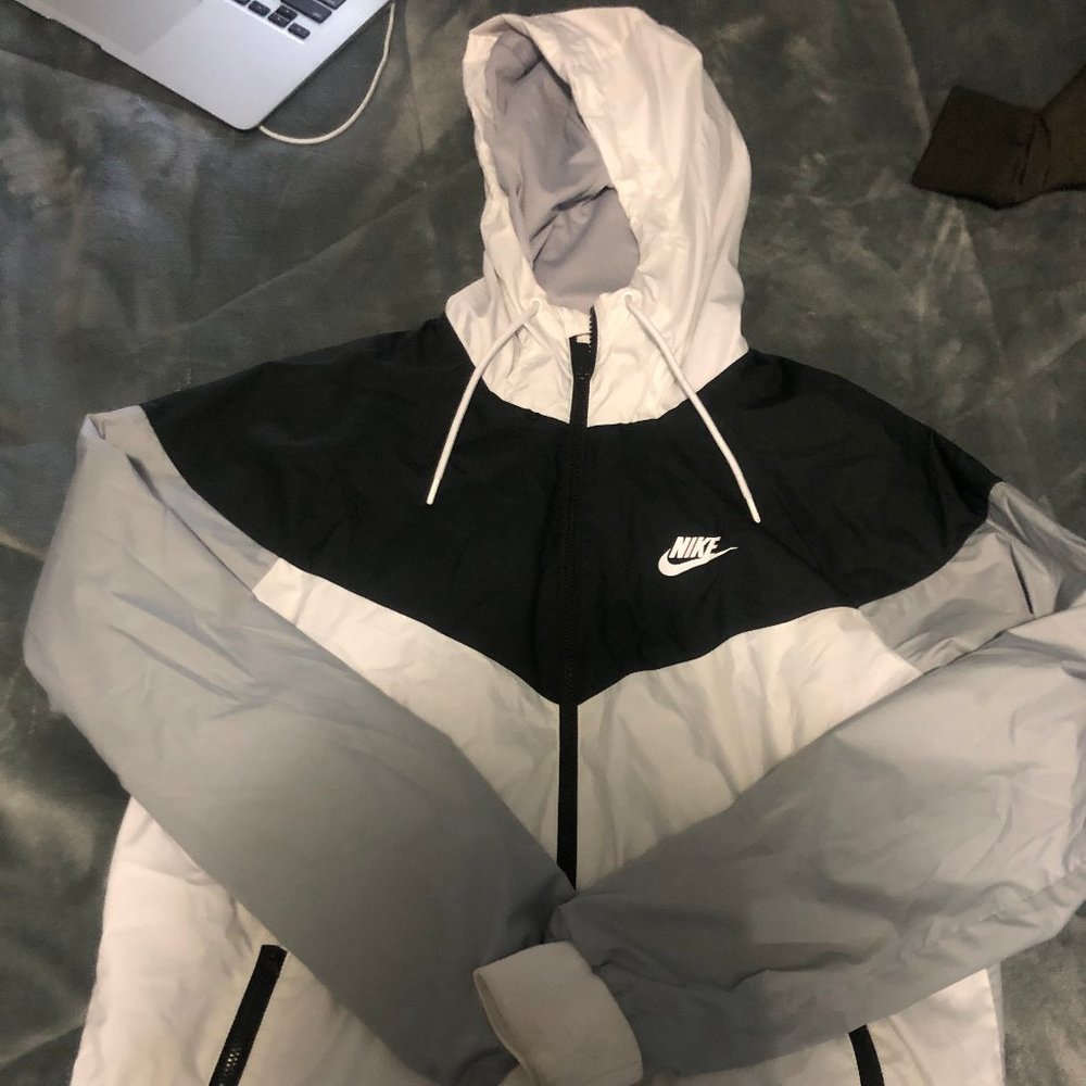 nike windbreaker